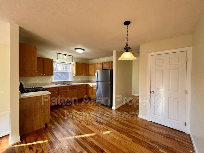 Building Photo - 9 Homewood Dr