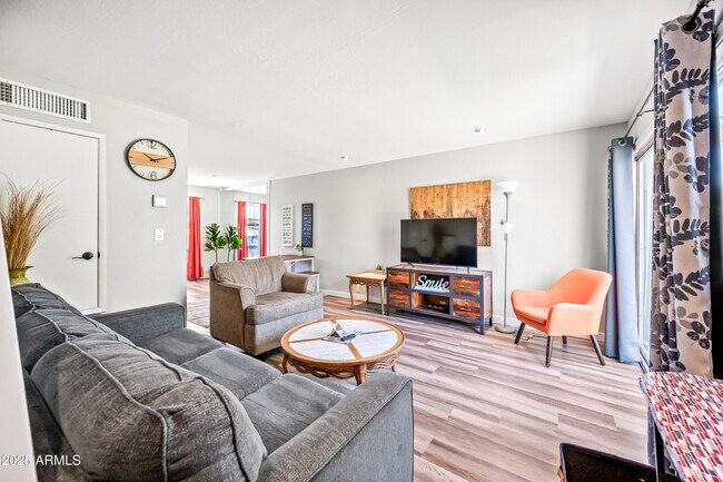 Foto del edificio - 4630 N 68th St