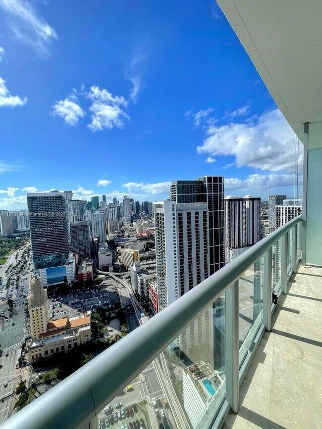 Foto del edificio - 888 Biscayne Blvd