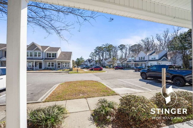 Building Photo - 143 Bella Way