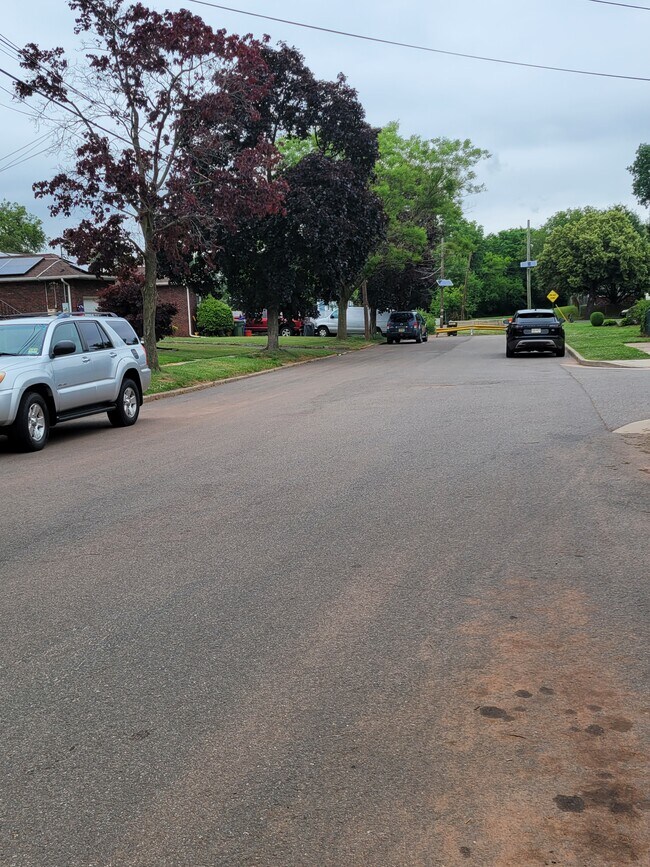 Street View - 320 W 12th St