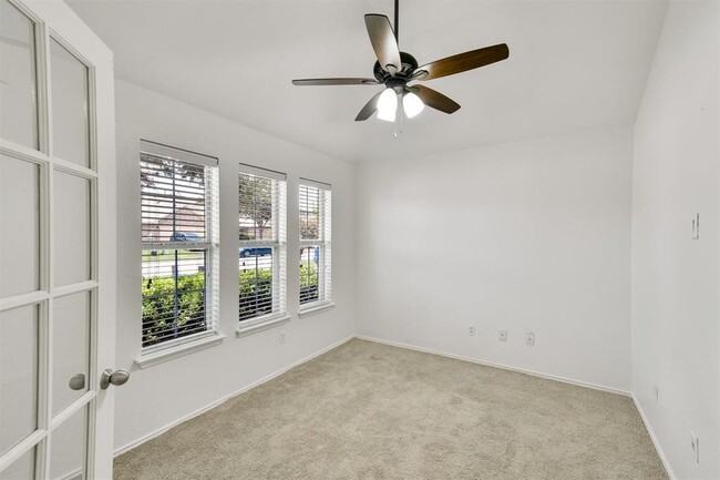 Building Photo - 1334 Rainbow Parke Dr