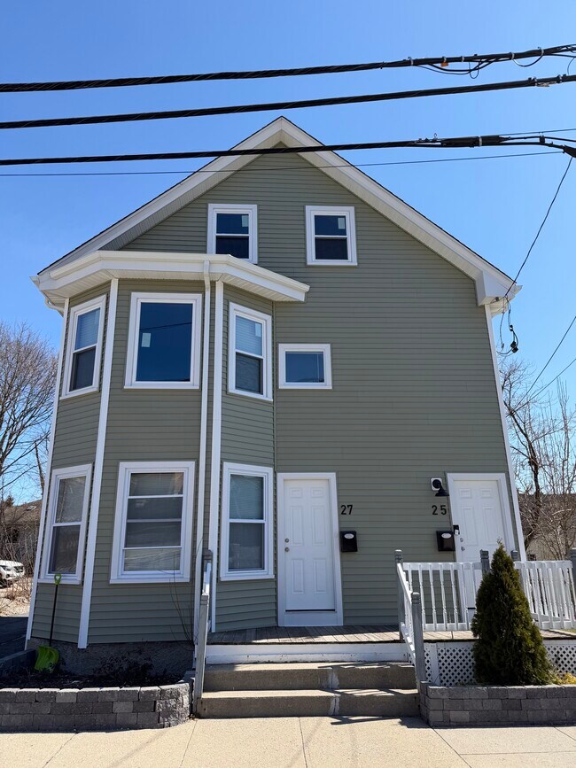 Building Photo - 25 Rosebank Ave