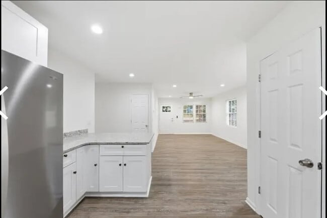 Photo - Room in House on Lincoln St SW