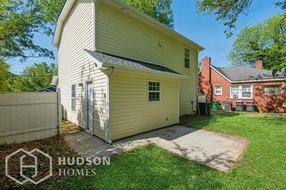 Foto del edificio - NOW AVAILABLE! - 2308 Dundeen Street, Char...