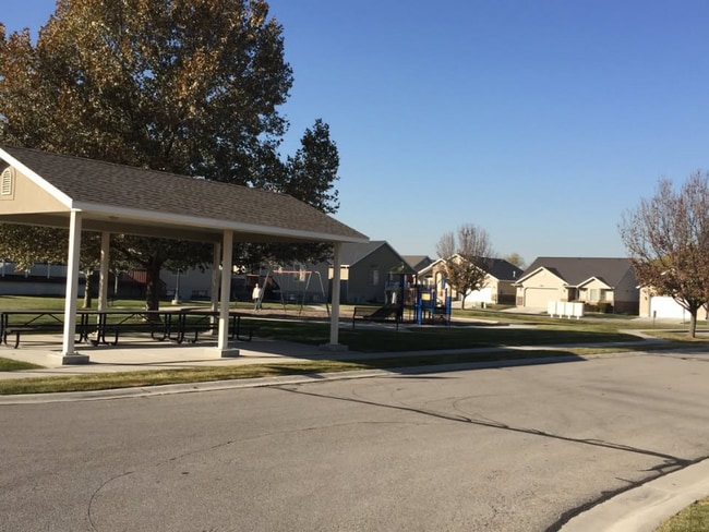 Photo - 1519 W Turtle Dove Ln House