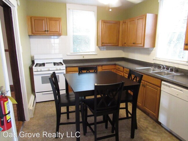 Building Photo - 3 br, 1 bath House - 430 S 6th St
