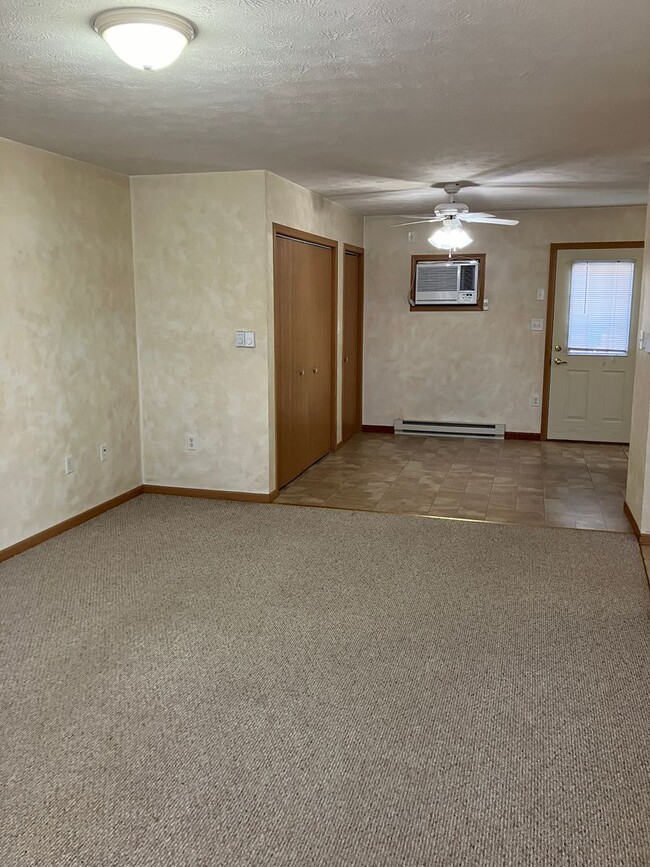 Building Photo - 16 Meadowview Terrace