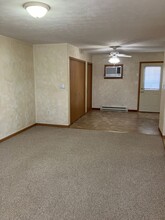 Building Photo - 16 Meadowview Terrace
