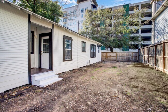 Building Photo - 1436 Dorothy St