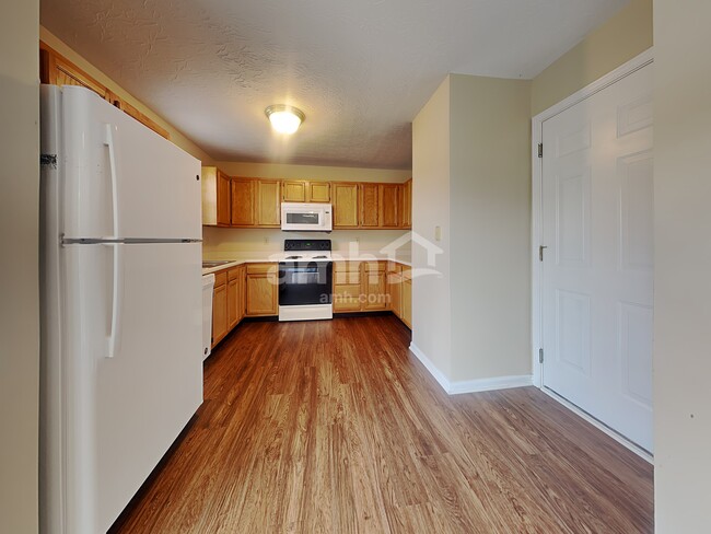 Building Photo - 26 Grouse Dr