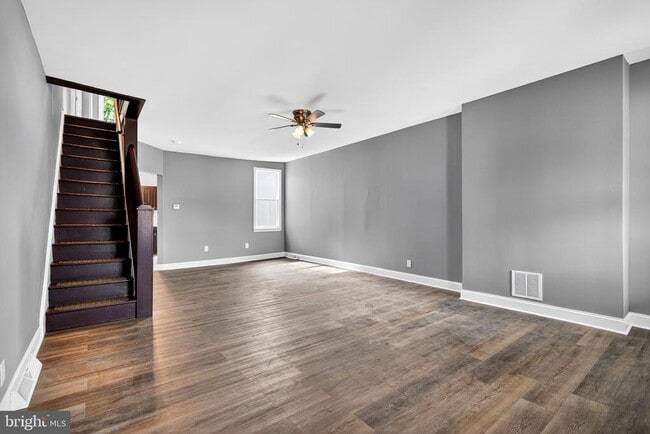 Building Photo - 15 Adella Ave