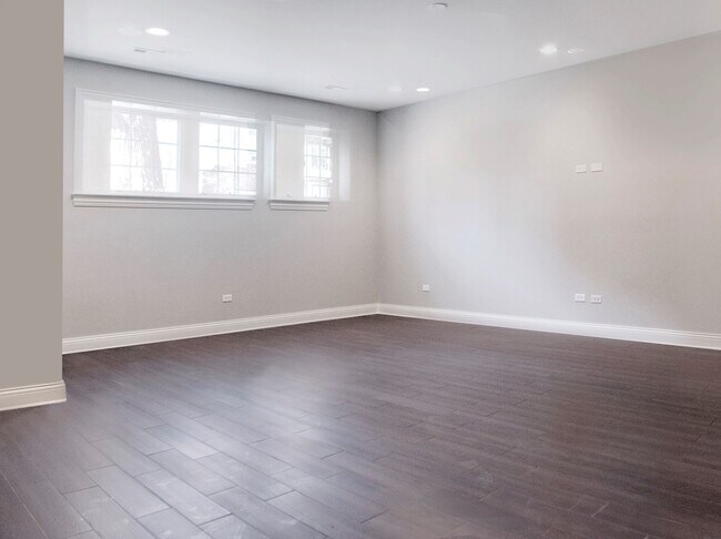 Foto del edificio - 4113 N Western Ave