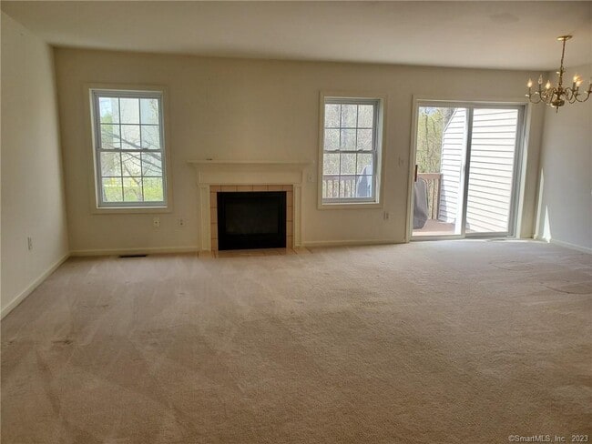 Building Photo - 1405 Larson Dr