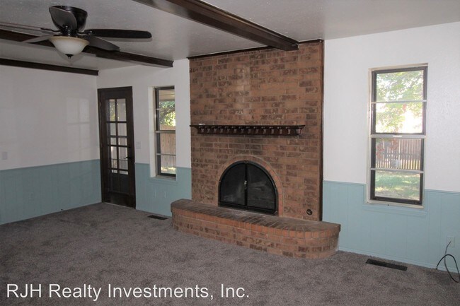 Building Photo - 3 br, 2 bath House - 3700 Oak Grove Dr