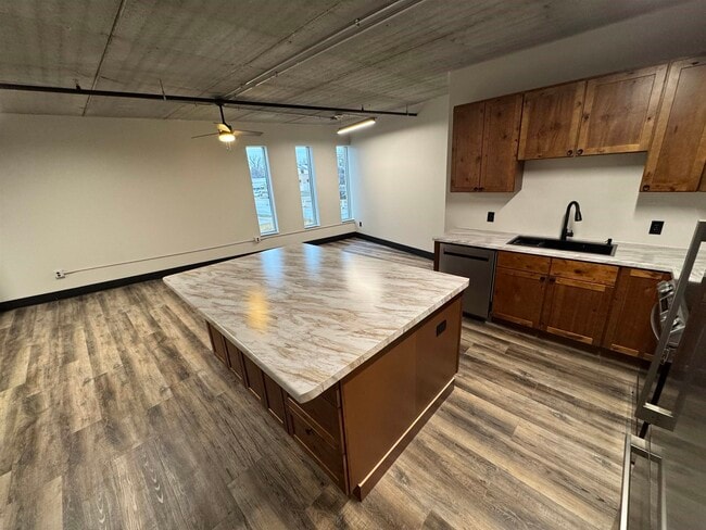 Building Photo - 217 S Badger Ave