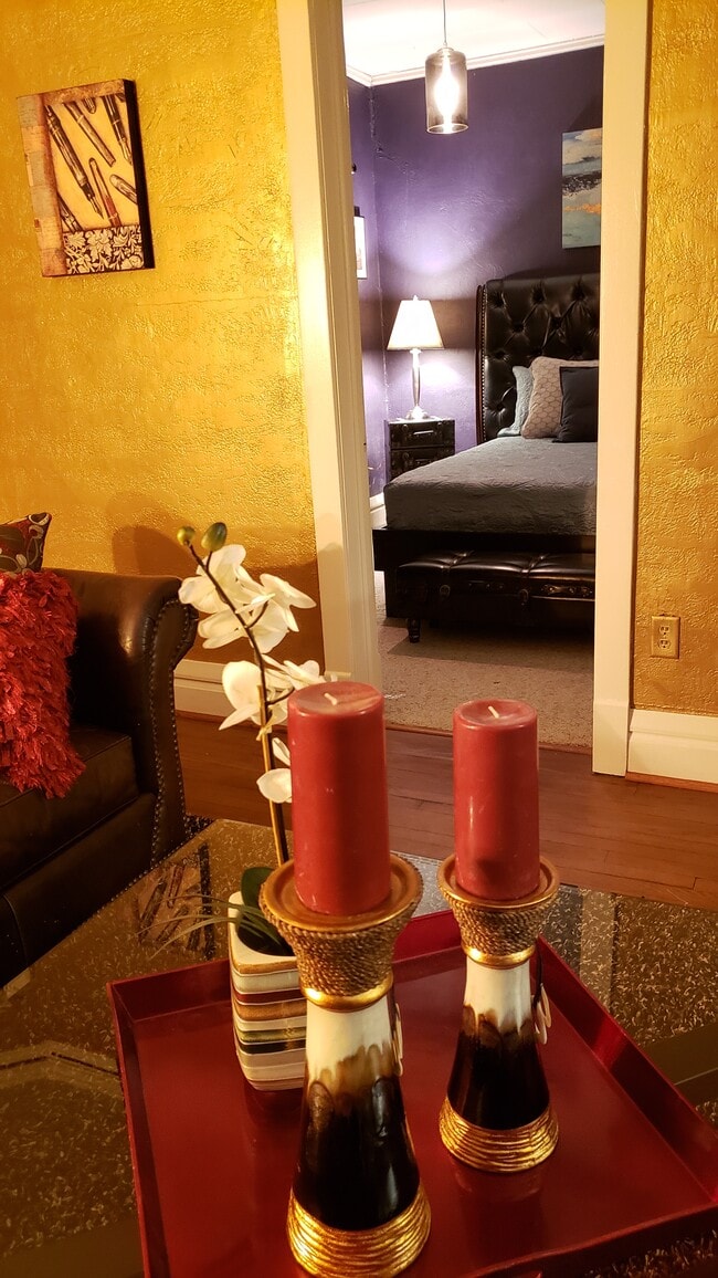 Building Photo - 437 Broadway St