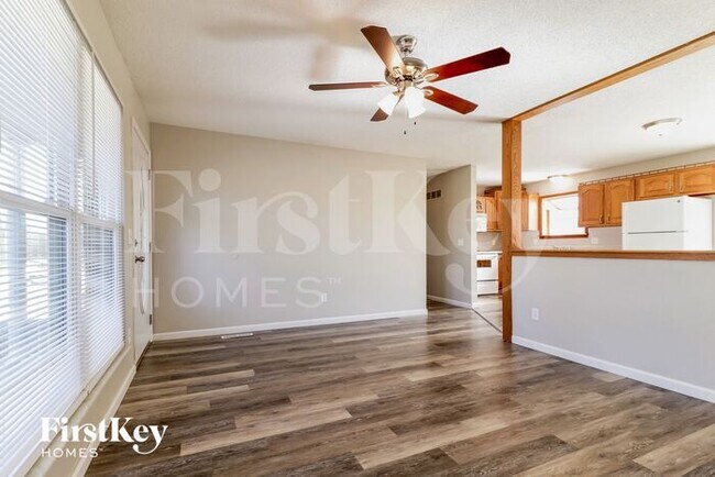 Building Photo - 836 Sommerset Drive