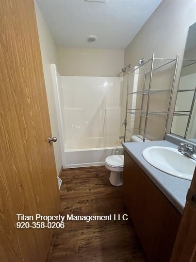 Building Photo - 751 Prospect Ave