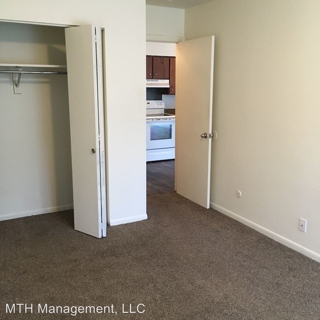 Building Photo - 1115 Dorchester Cir