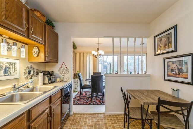 kitchen - 227 Blossom Ct