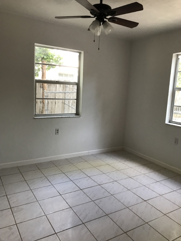 Foto del edificio - 117 N Bay Harbor Dr