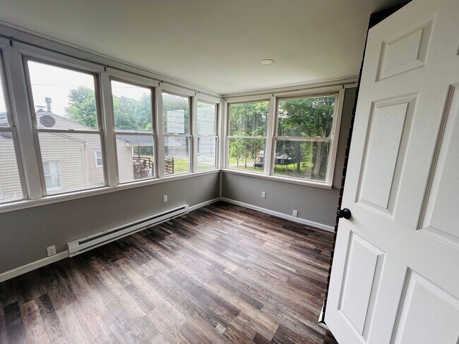 Foto del edificio - Cute 3 bedroom house located in East Stroudsburg Borough!