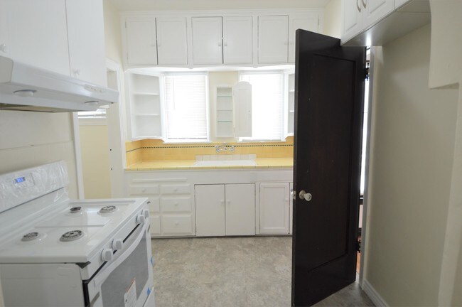 Foto del edificio - 358 Orange Ave