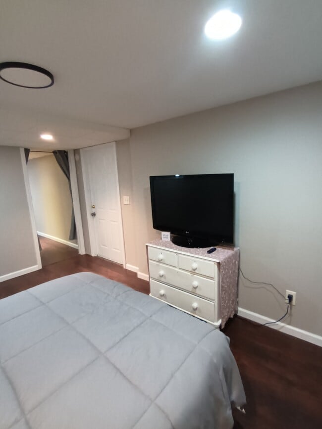 Roku TV - 13 Loughlin Dr