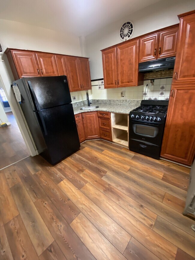 Foto del edificio - 4417 Kavon Ave