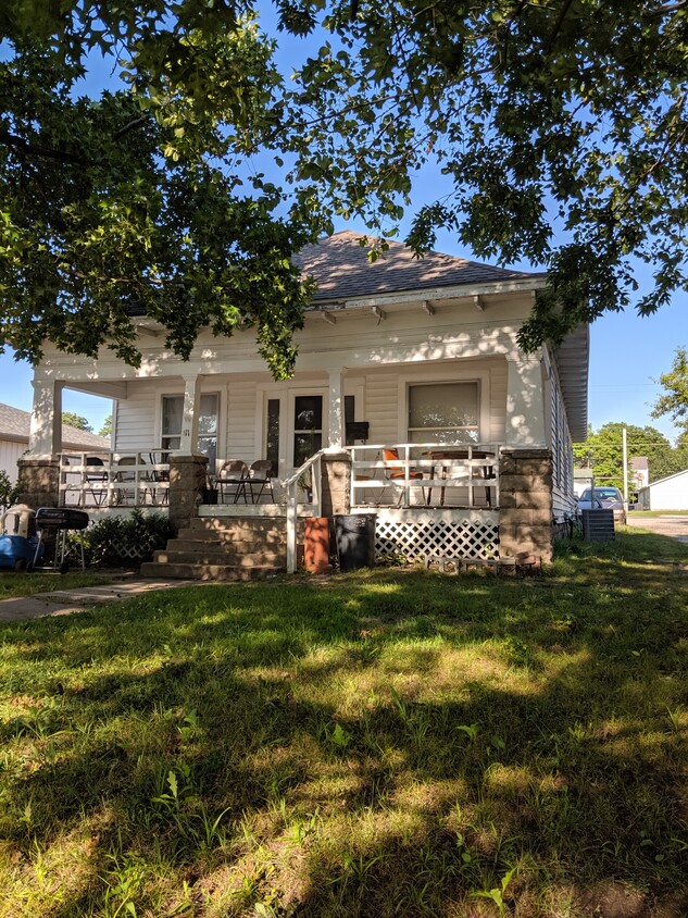 411 S Broadway St, Pittsburg, KS 66762 House Rental in Pittsburg, KS
