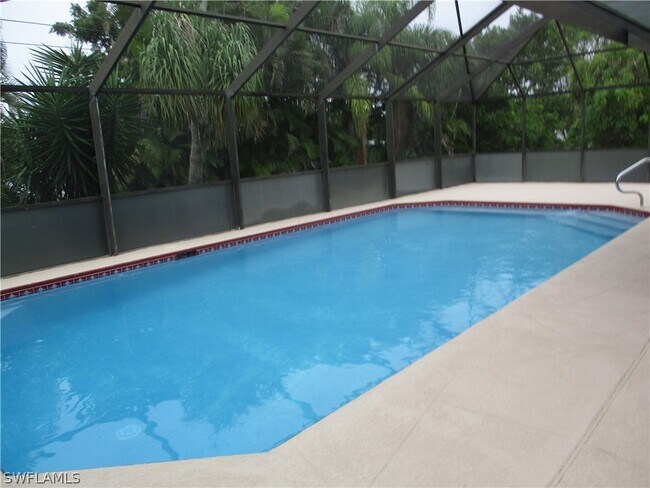 Foto del edificio - 611 SW 26th St