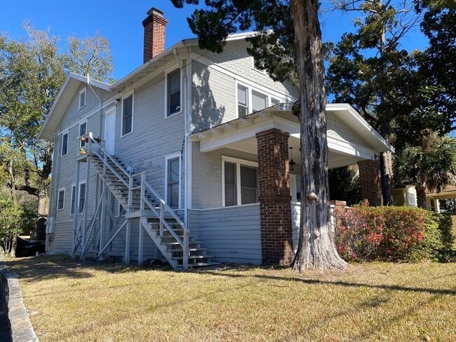 Building Photo - 2611 College St