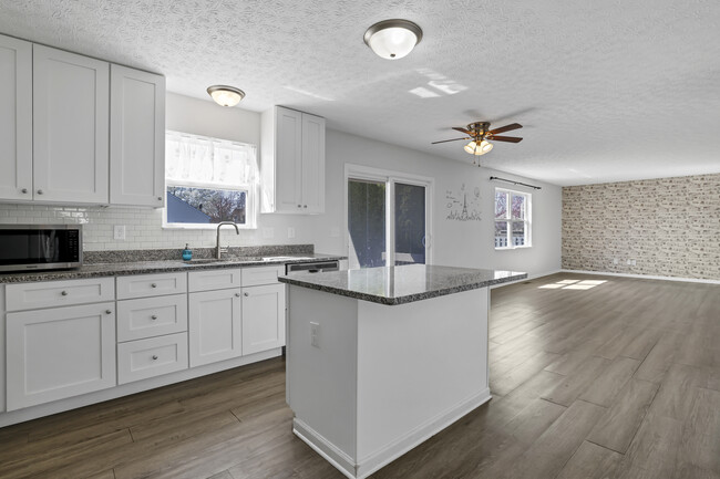 Building Photo - 8747 Clarksdale Dr