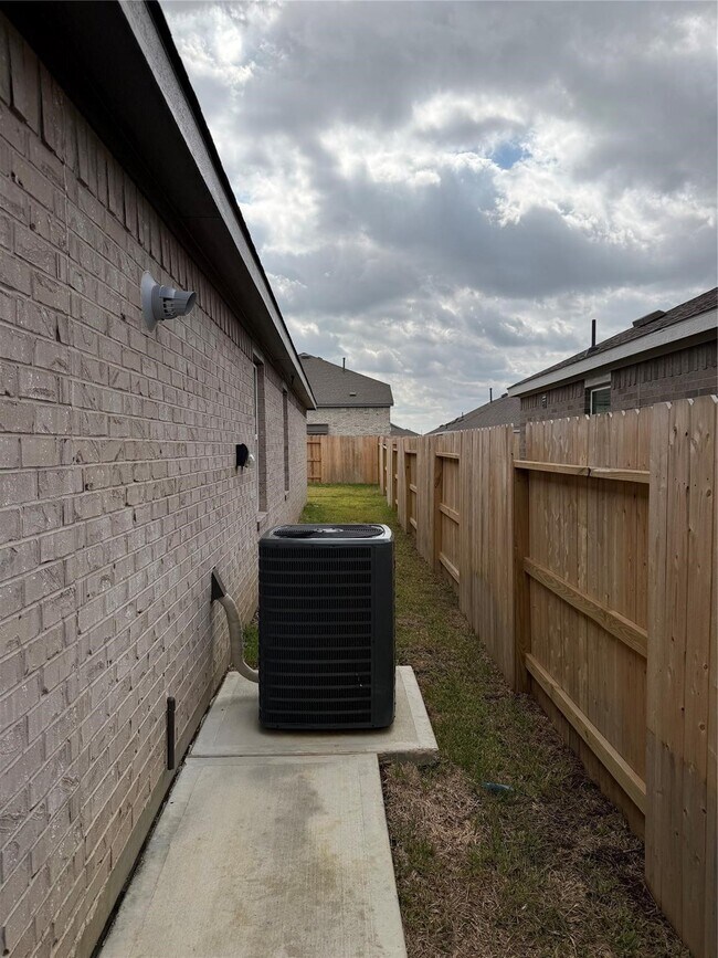 Building Photo - 29027 Great Flatland Trl