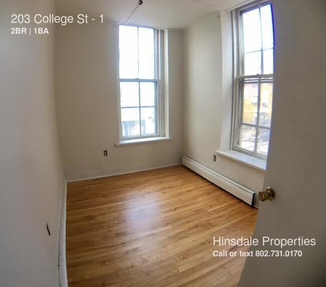 Building Photo - 203 College St