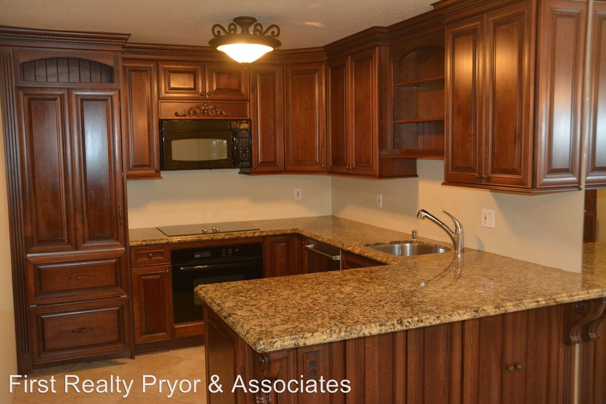 Foto principal - 3 br, 2 bath House - 2901 Winding Lane