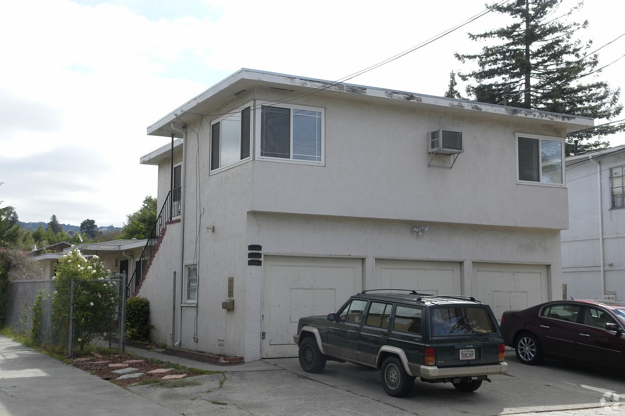 Primary Photo - 4350-4354 Fleming Ave