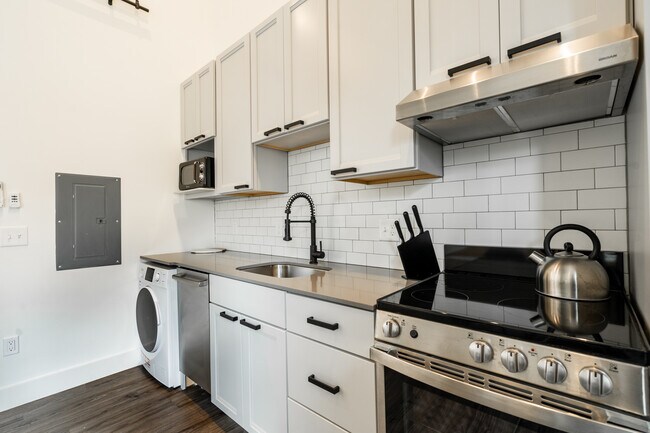 Kitchen - 972 Capital St