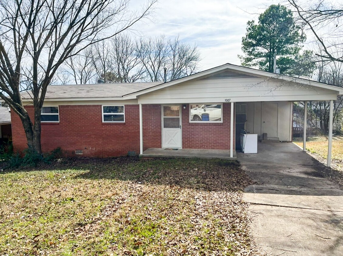 Foto principal - North Little Rock 3 bedroom, 2 bath Home f...