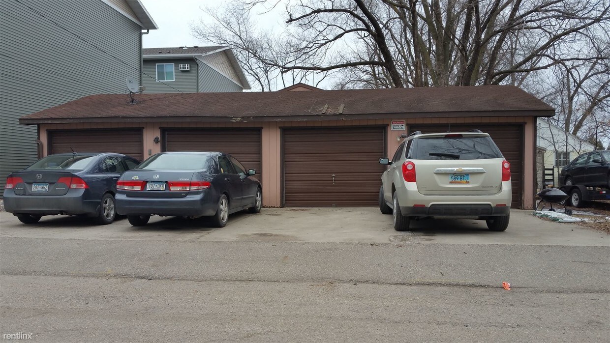 Building Photo - 3 br, 2 bath Townhome - 1116 17th St N  To...
