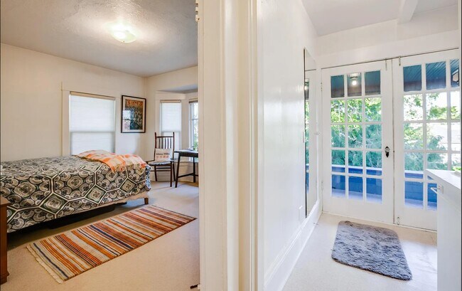 Foto del edificio - 4757 Thackeray Pl NE