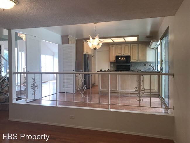 Building Photo - 3 br, 2.5 bath House - 6821 Ridge Manor