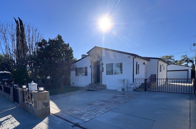 Building Photo - 653 N Buena Vista St