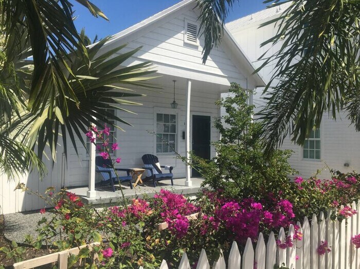 Primary Photo - 1 level Old town home w/heated pool, parki...