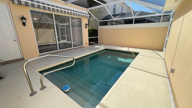 Building Photo - Furnished Short Term Rental