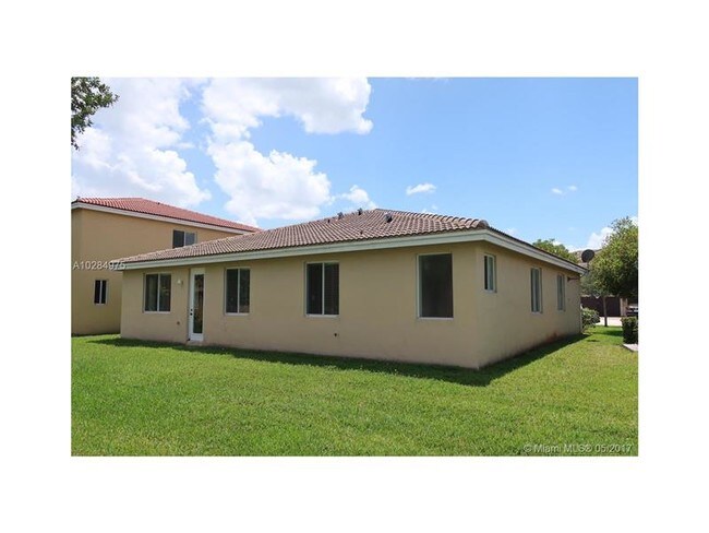 Foto del edificio - 20455 NW 8th Ct