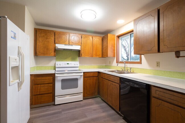 Foto del edificio - Beautiful 3 bedroom 1.5 bathroom home- Eve...