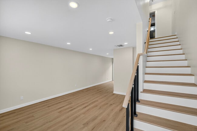 Building Photo - 11972 Walnut St