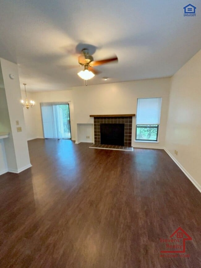 Building Photo - 409 Oriole Dr